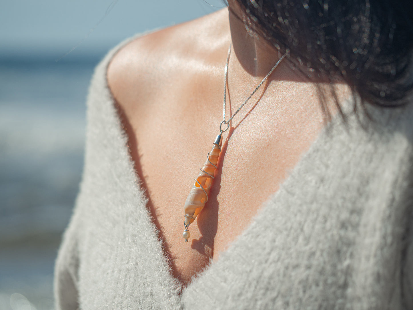 Unique Seashell & Culture pearl pendant necklace