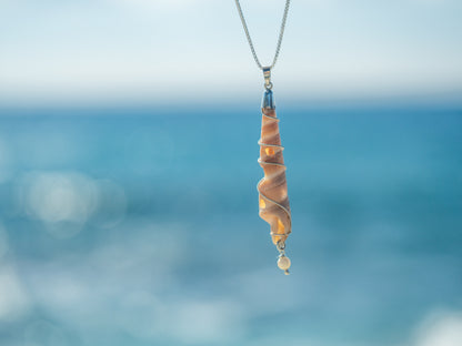 Unique Seashell & Culture pearl pendant necklace