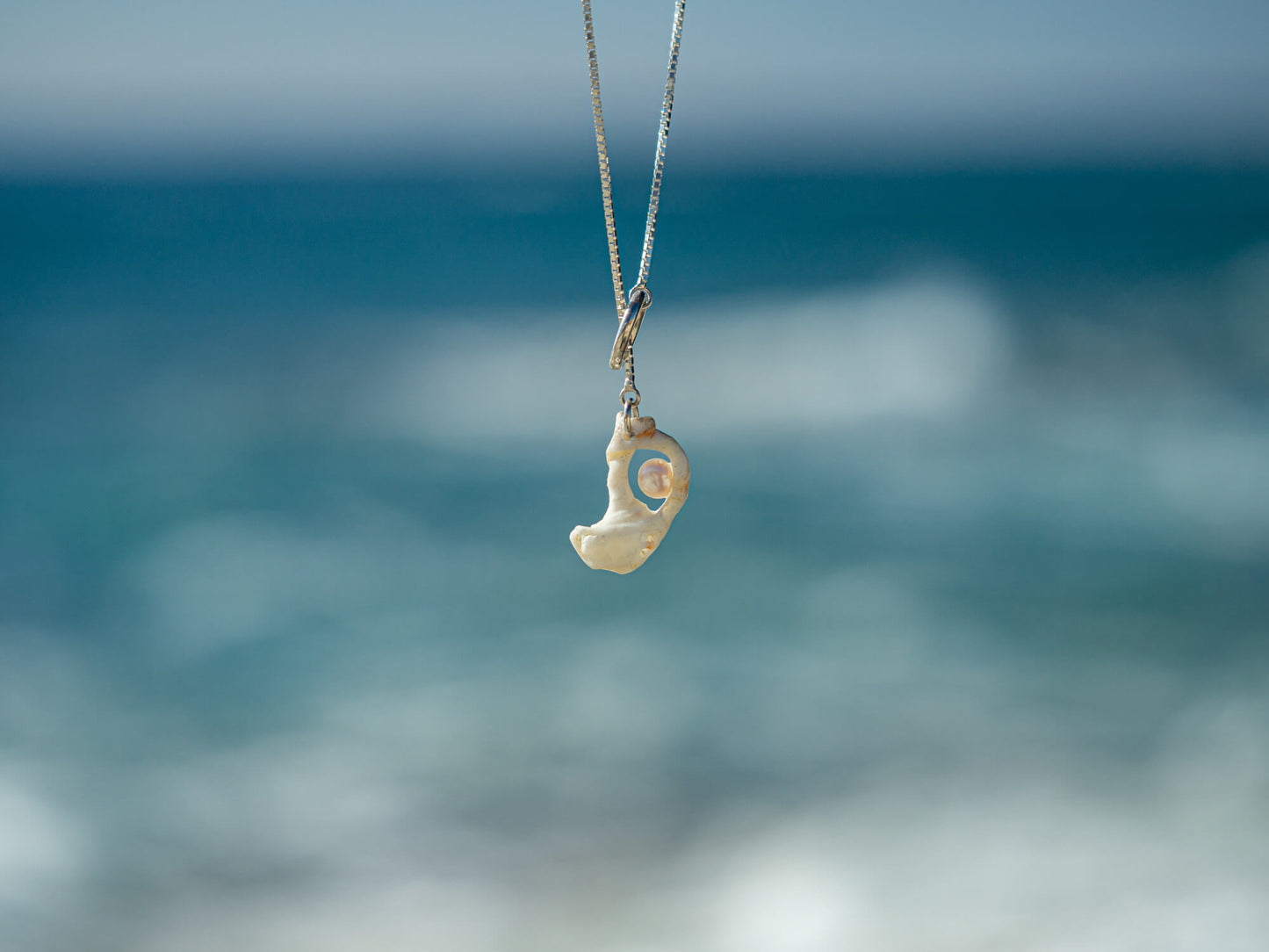Unique Seashell & pearl pendant necklace