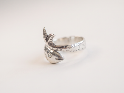 Hand-Carved Sterling Silver Fish & Pearl Ring – One-of-a-Kind Ocean-Inspired Design